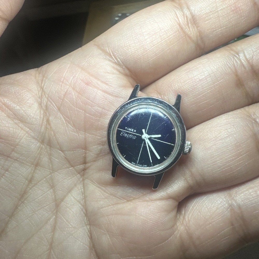 Working Vtg Timex Electric Watch Women 22mm Silver Tone Black/blue England Dial